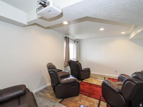 1833 N 350 E Centerville UT 84014