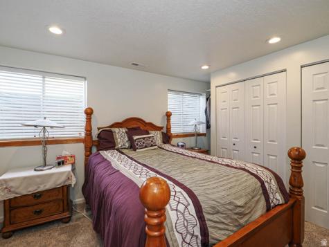 1833 N 350 E Centerville UT 84014