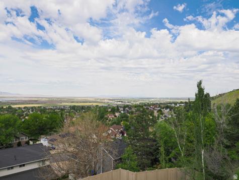 1833 N 350 E Centerville UT 84014
