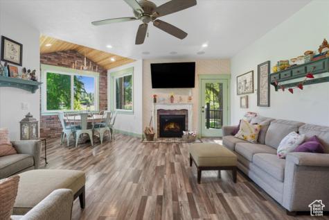 164 E 200 S Hyde Park UT 84318