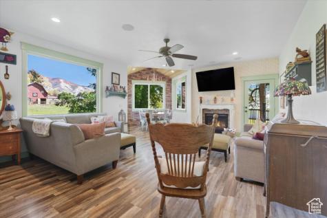 164 E 200 S Hyde Park UT 84318