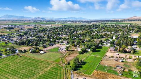 164 E 200 S Hyde Park UT 84318