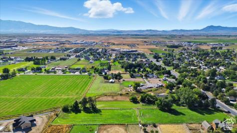 164 E 200 S Hyde Park UT 84318
