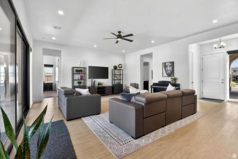 111 N Black Avenue Washington UT 84780