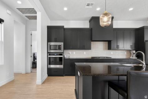 111 N Black Avenue Washington UT 84780
