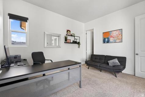 111 N Black Avenue Washington UT 84780