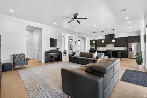 111 N Black Avenue Washington UT 84780
