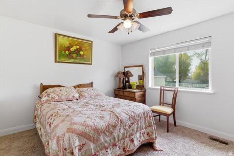 6237 W 4600 S Hooper UT 84315