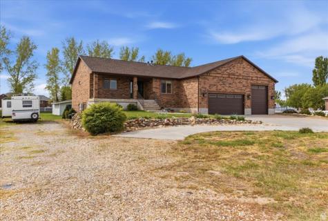 6237 W 4600 S Hooper UT 84315