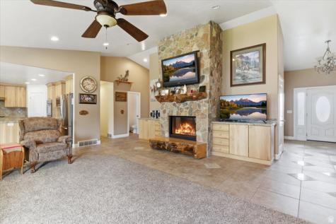 6237 W 4600 S Hooper UT 84315