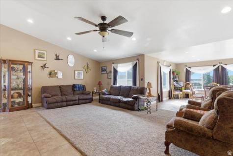 6237 W 4600 S Hooper UT 84315