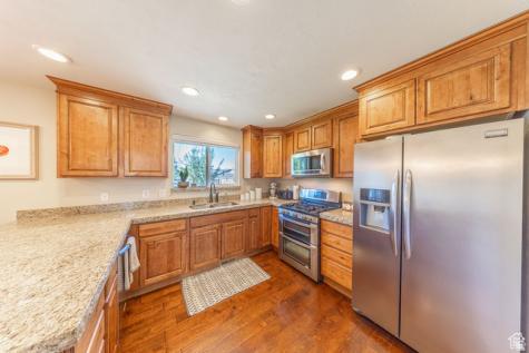 228 E Golden Willow Circle Sandy UT 84070
