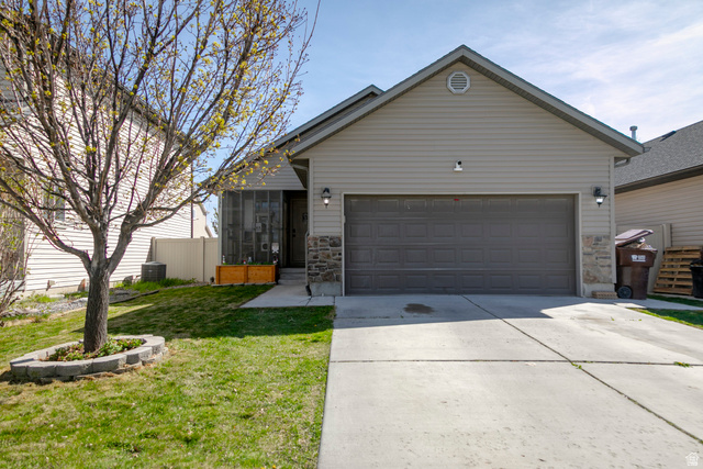 1534 E Shadow Drive N Eagle Mountain UT 84005