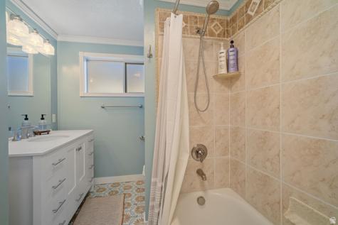 4426 S 3035 E Holladay UT 84124