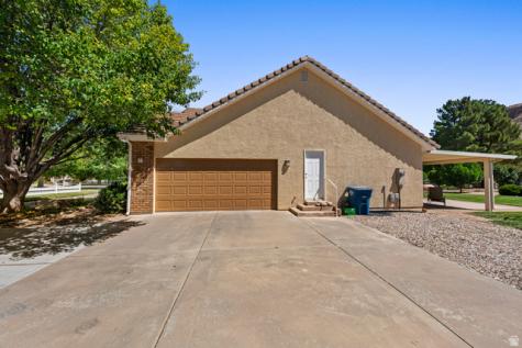 1365 S 325 W Hurricane UT 84737