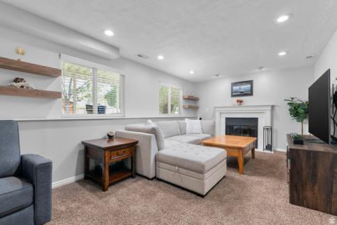 429 E 1700 S Kaysville UT 84037