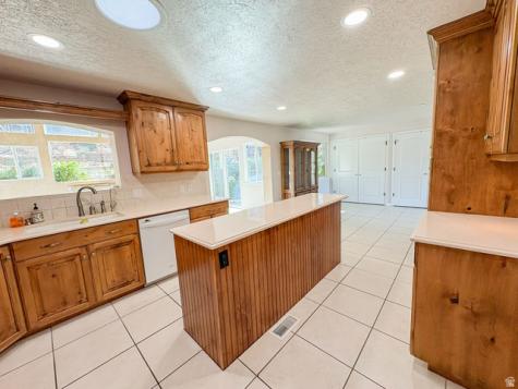 610 Meadow Lark Lane Bountiful UT 84010