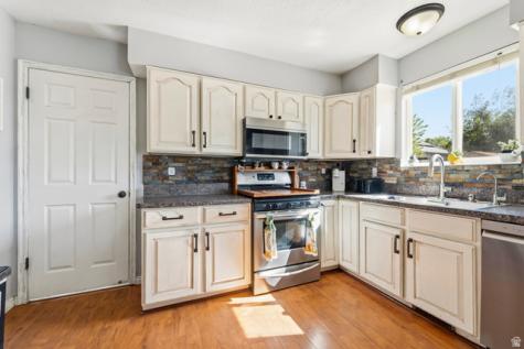 964 N 575 W Clinton UT 84015