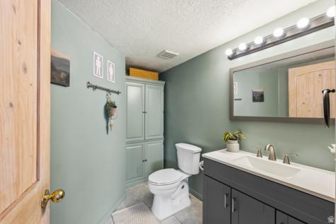 964 N 575 W Clinton UT 84015