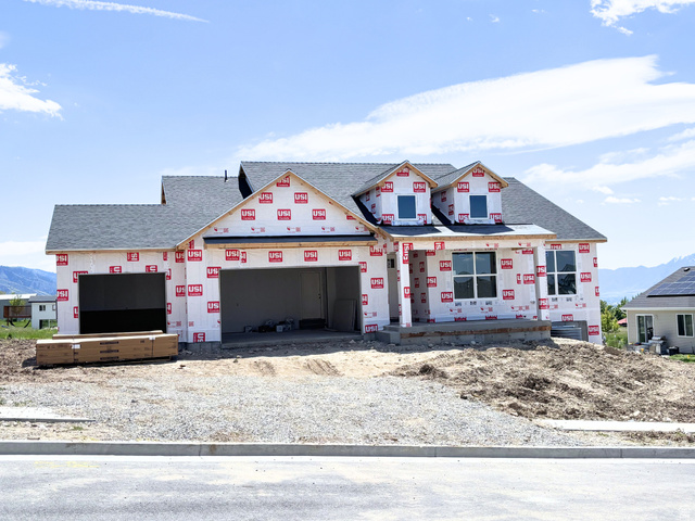936 E 410 N Hyde Park UT 84318
