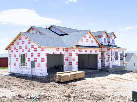 936 E 410 N Hyde Park UT 84318