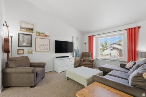 318 E 1700 S Kaysville UT 84037