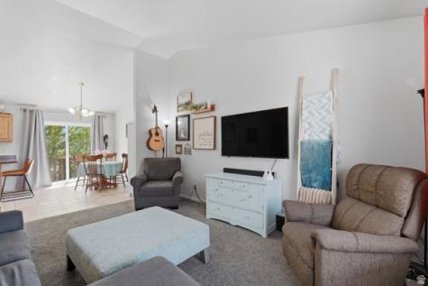 318 E 1700 S Kaysville UT 84037