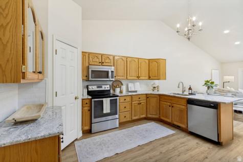 1077 E Brook Circle Kaysville UT 84037