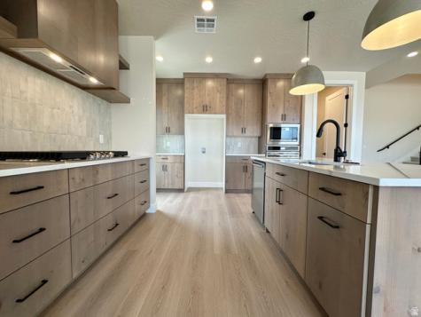 1023 N Falcon Ridge View Hurricane UT 84737