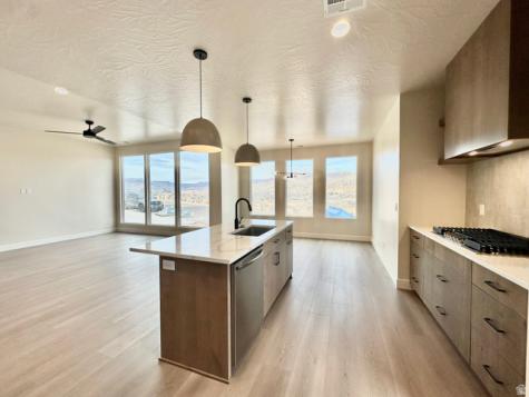 1023 N Falcon Ridge View Hurricane UT 84737