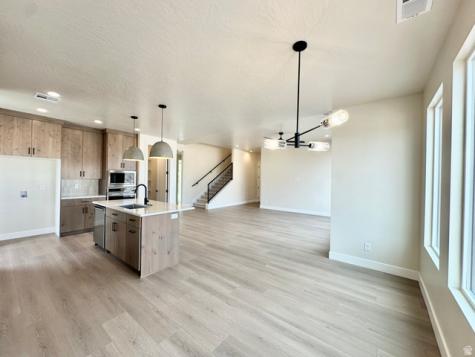 1023 N Falcon Ridge View Hurricane UT 84737