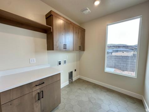 1023 N Falcon Ridge View Hurricane UT 84737