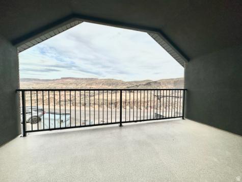 1023 N Falcon Ridge View Hurricane UT 84737