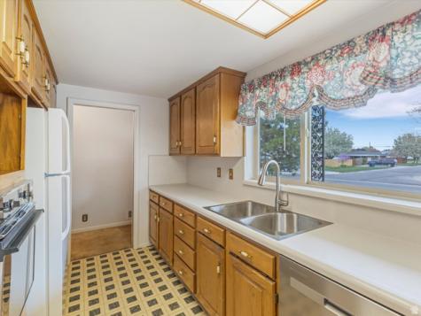 1204 E Iris Lane Millcreek UT 84106