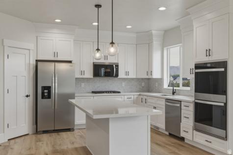 1327 E 320 S Payson UT 84651