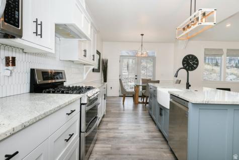 86 S 950 E Hyde Park UT 84318