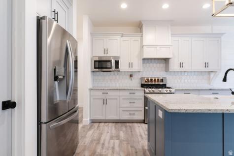 86 S 950 E Hyde Park UT 84318