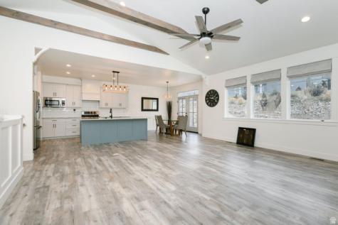 86 S 950 E Hyde Park UT 84318