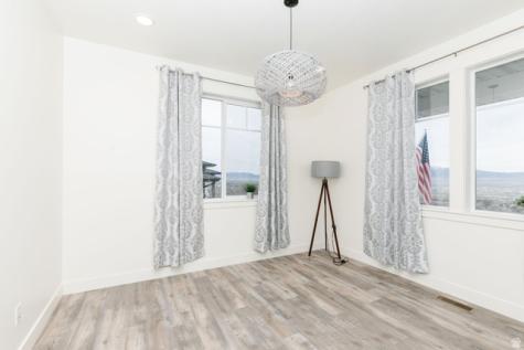 86 S 950 E Hyde Park UT 84318