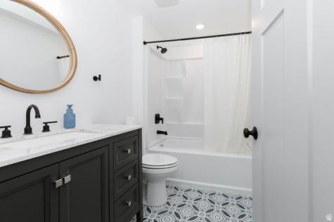 86 S 950 E Hyde Park UT 84318