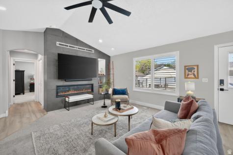 1031 S 1525 W Syracuse UT 84075