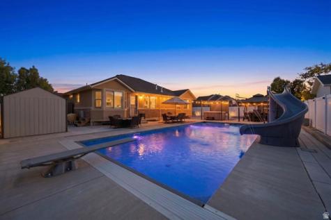 1031 S 1525 W Syracuse UT 84075