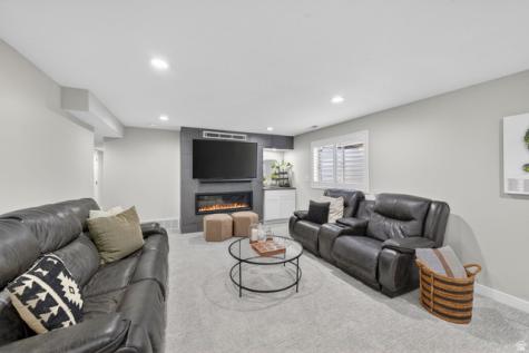 1031 S 1525 W Syracuse UT 84075