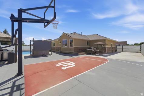 1031 S 1525 W Syracuse UT 84075