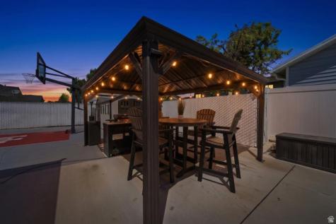 1031 S 1525 W Syracuse UT 84075