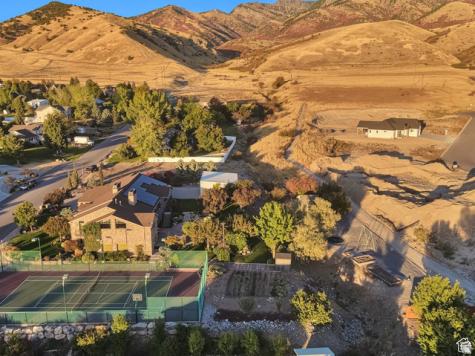 1040 E Canyon Road Hyde Park UT 84318