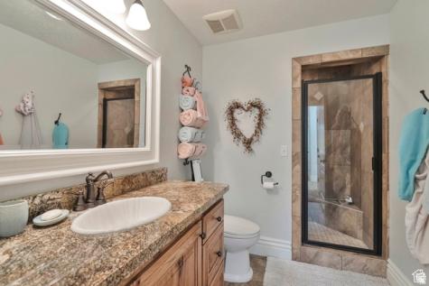 1040 E Canyon Road Hyde Park UT 84318