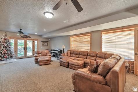 1040 E Canyon Road Hyde Park UT 84318