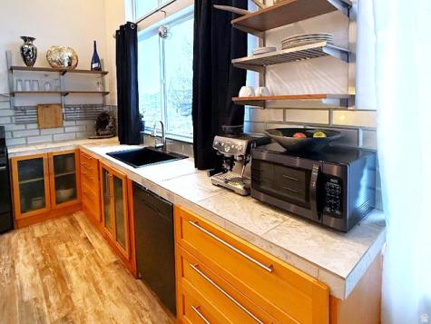 711 E 400 N Springville UT 84663