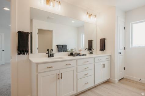 1131 E Blackfeet Drive Eagle Mountain UT 84005